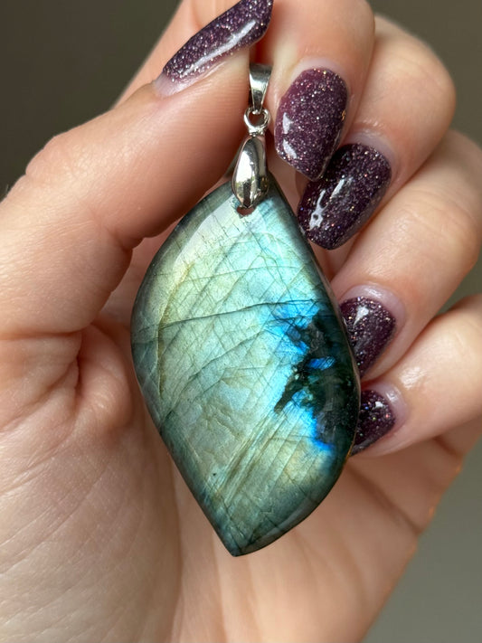 Labradoriet kettinghanger #no.8 (bescherming & intuitie)