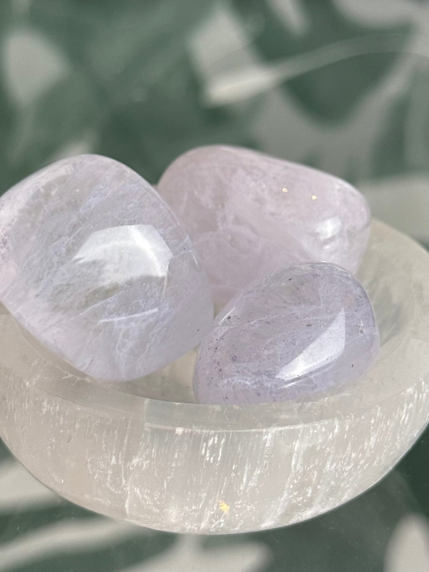 Paarse obsidiaan trommelsteen (syntetisch) (inzicht & bescherming)