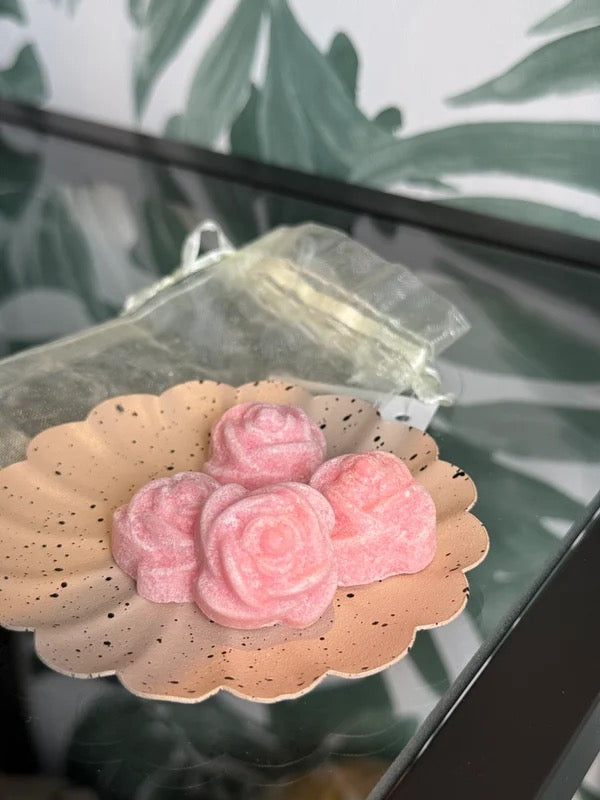 ๐ธ Amberroosjes in organza zakje โ 4 geurende roosjes (verschillende geuren)