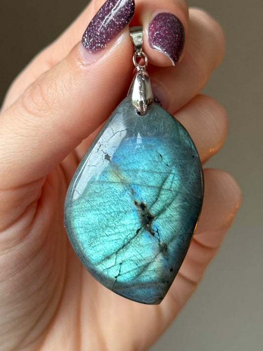 Labradoriet kettinghanger #no.9 (bescherming & intuitie)