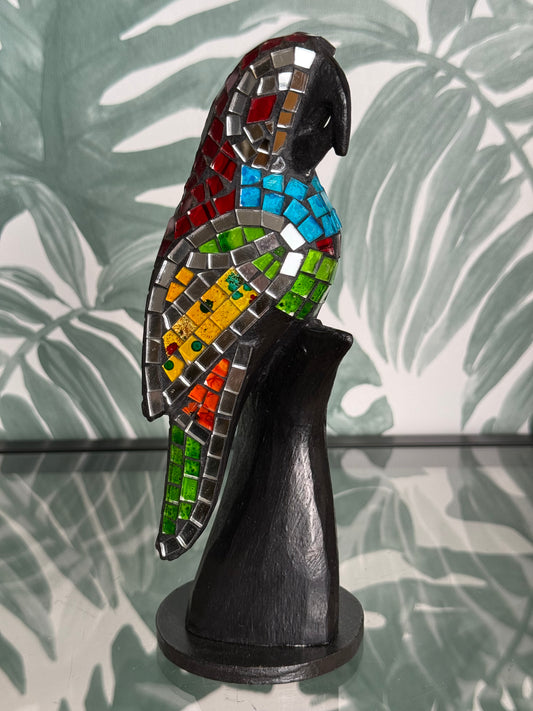 Houten papegaai met glazen mozaïek
