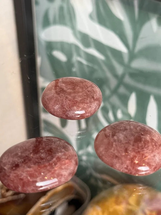 Aardbeienkwarts smoothstone (liefde & positiviteit)