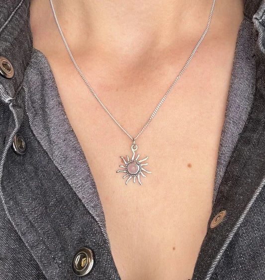 Rozenkwarts hanger zon 925 (liefde & zachtheid)