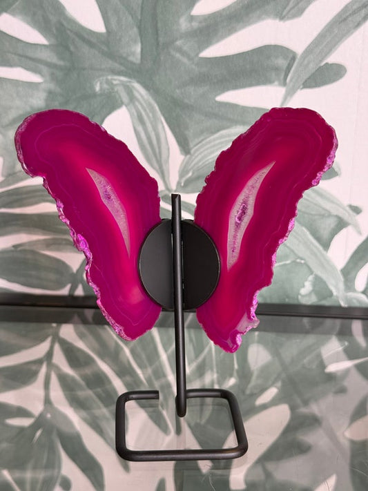 Agaat vlinder op standaard roze (geverfd)