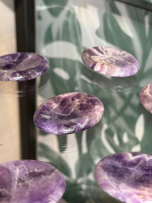 Amethist worry stone (rust & helderheid)