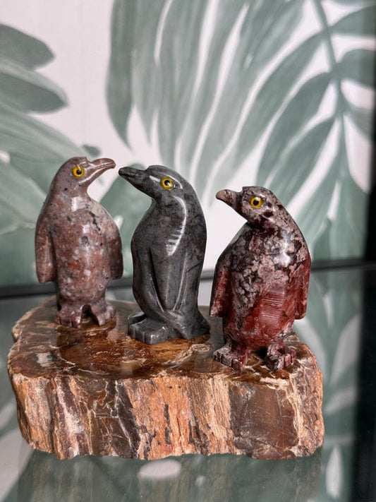 Pinguin van speksteen — M