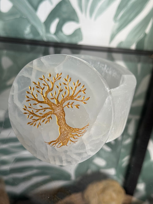 Sieradenbakje van seleniet met levensboom opdruk