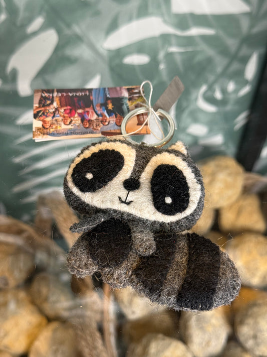 🦝 Luna Leena vilten sleutelhanger – wasbeer