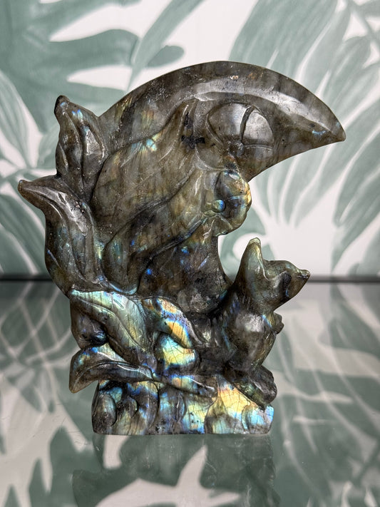 🦊 Labradoriet carving vos en maan