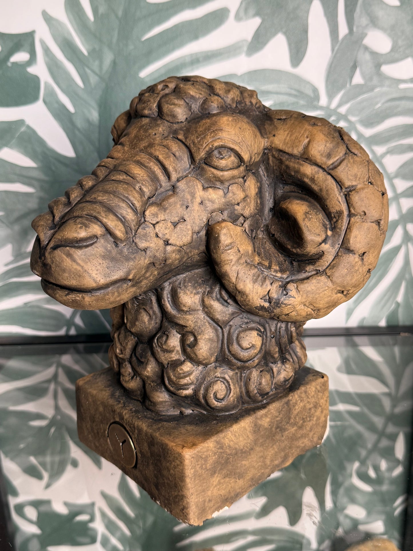 Ram Beeld Steenlook – Symbool van Kracht en Doorzettingsvermogen (BRYNXZ 24x19x26 cm)