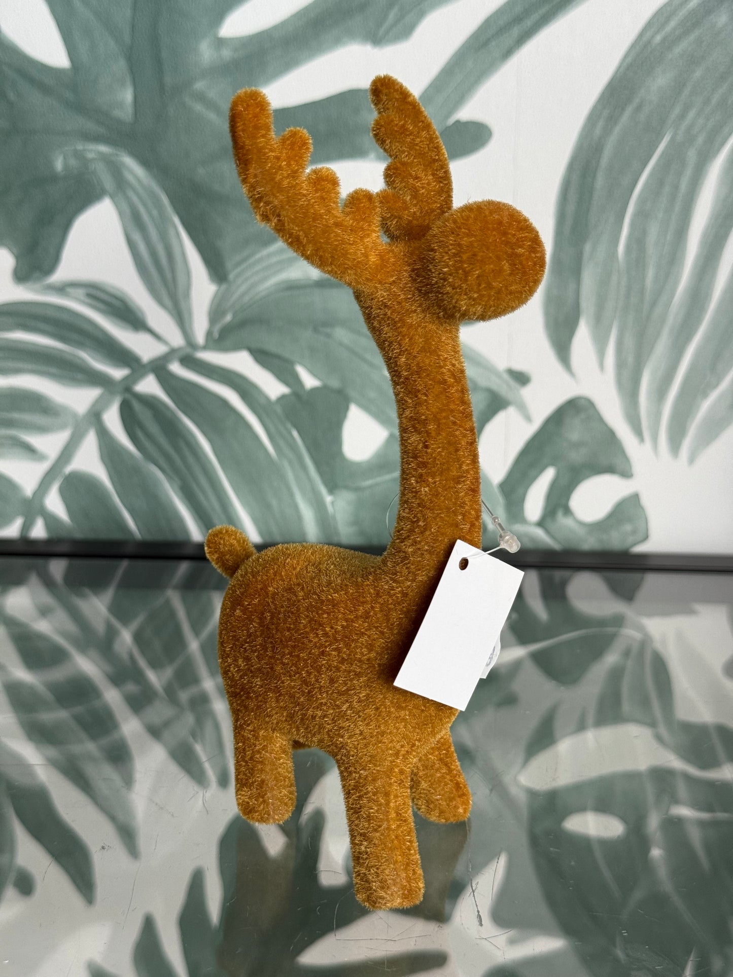 🦌 Velvet Rendier Beeldje – 18 cm (meerdere kleuren)