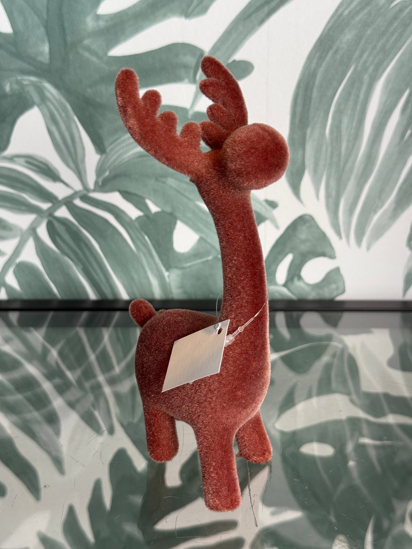 🦌 Velvet Rendier Beeldje – 18 cm (meerdere kleuren)