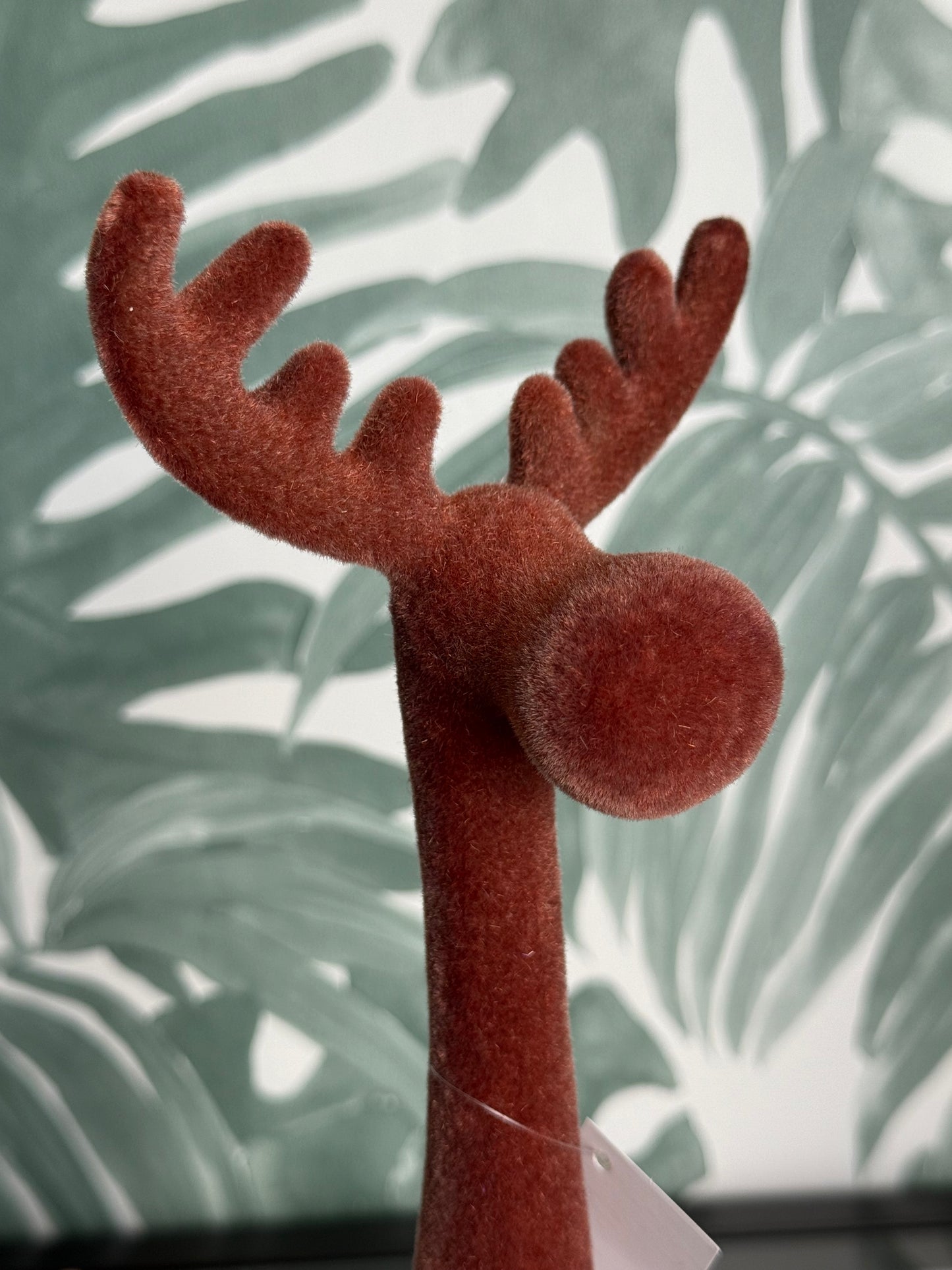🦌 Velvet Hert Beeldje – 27 cm (meerdere kleuren)