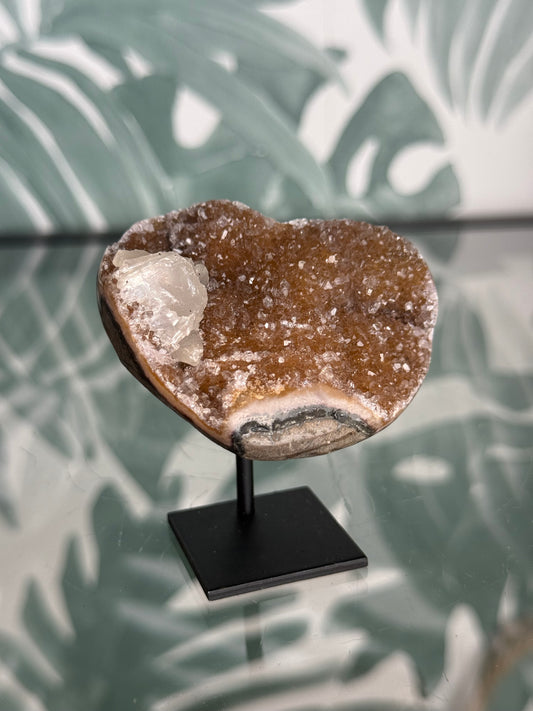 Galaxy amethist met calciet op standaard - no.5