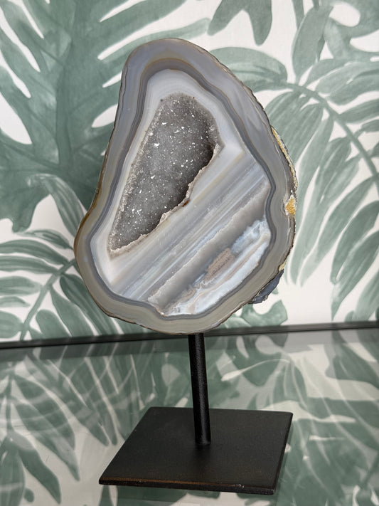 Agaat geode - op standaard #no.101