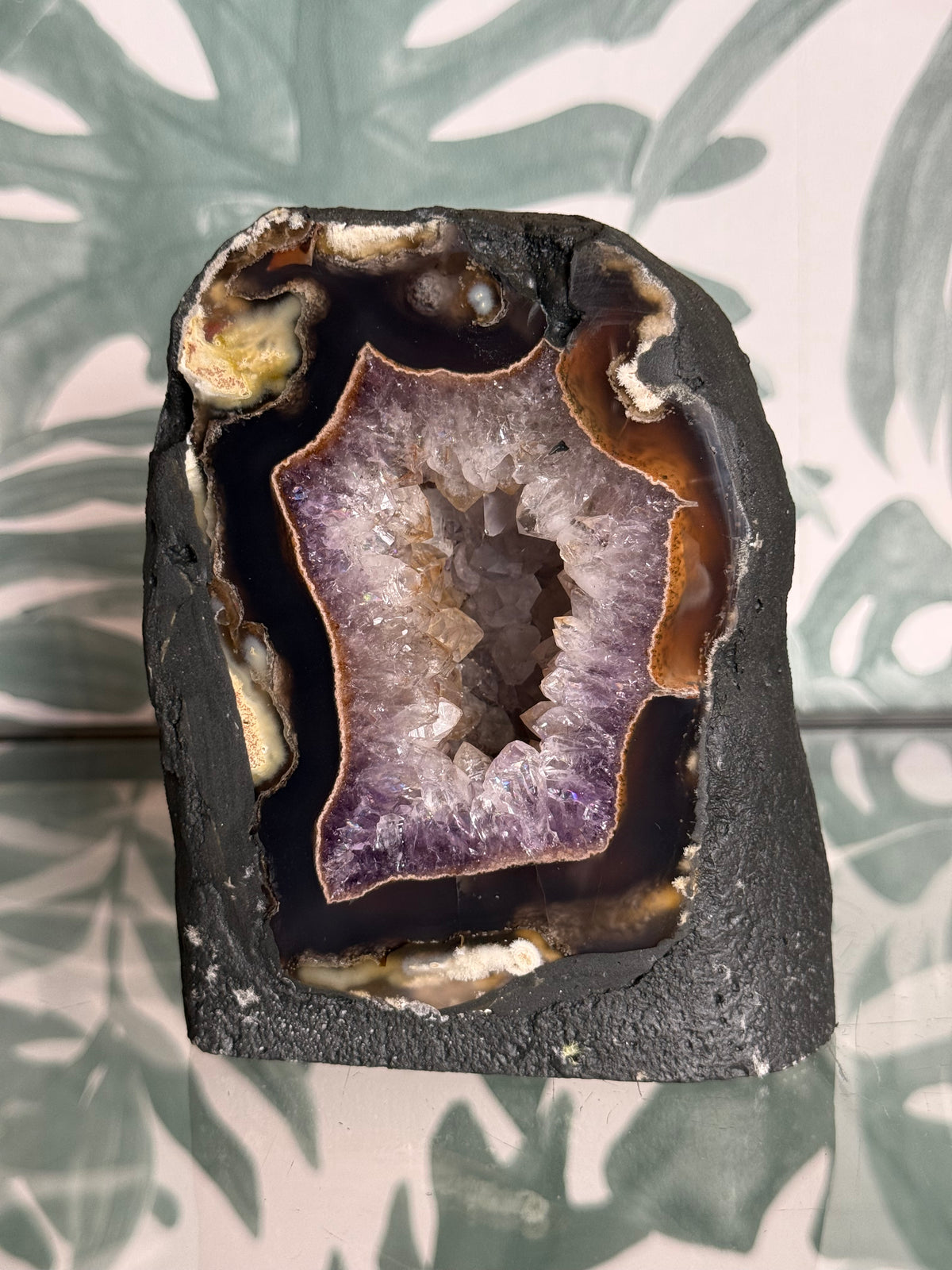 Agaat met amethist geode - op standvlak