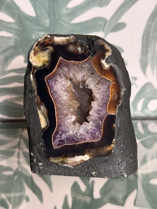 Agaat met amethist geode - op standvlak