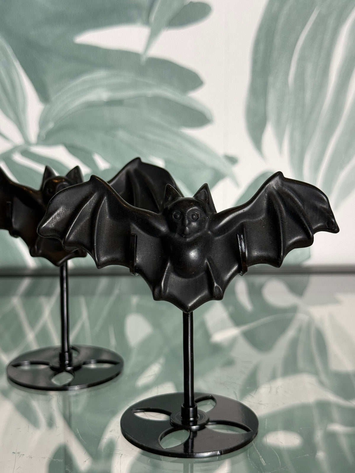 Zwarte Obsidiaan Vleermuis op Standaard – 9,5 cm