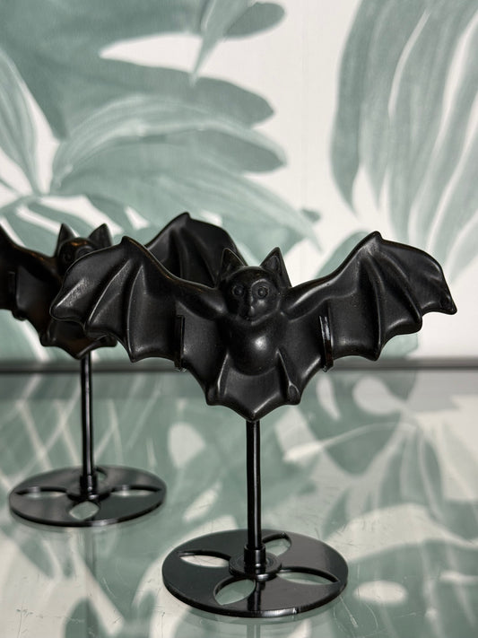 Zwarte Obsidiaan Vleermuis op Standaard – 9,5 cm