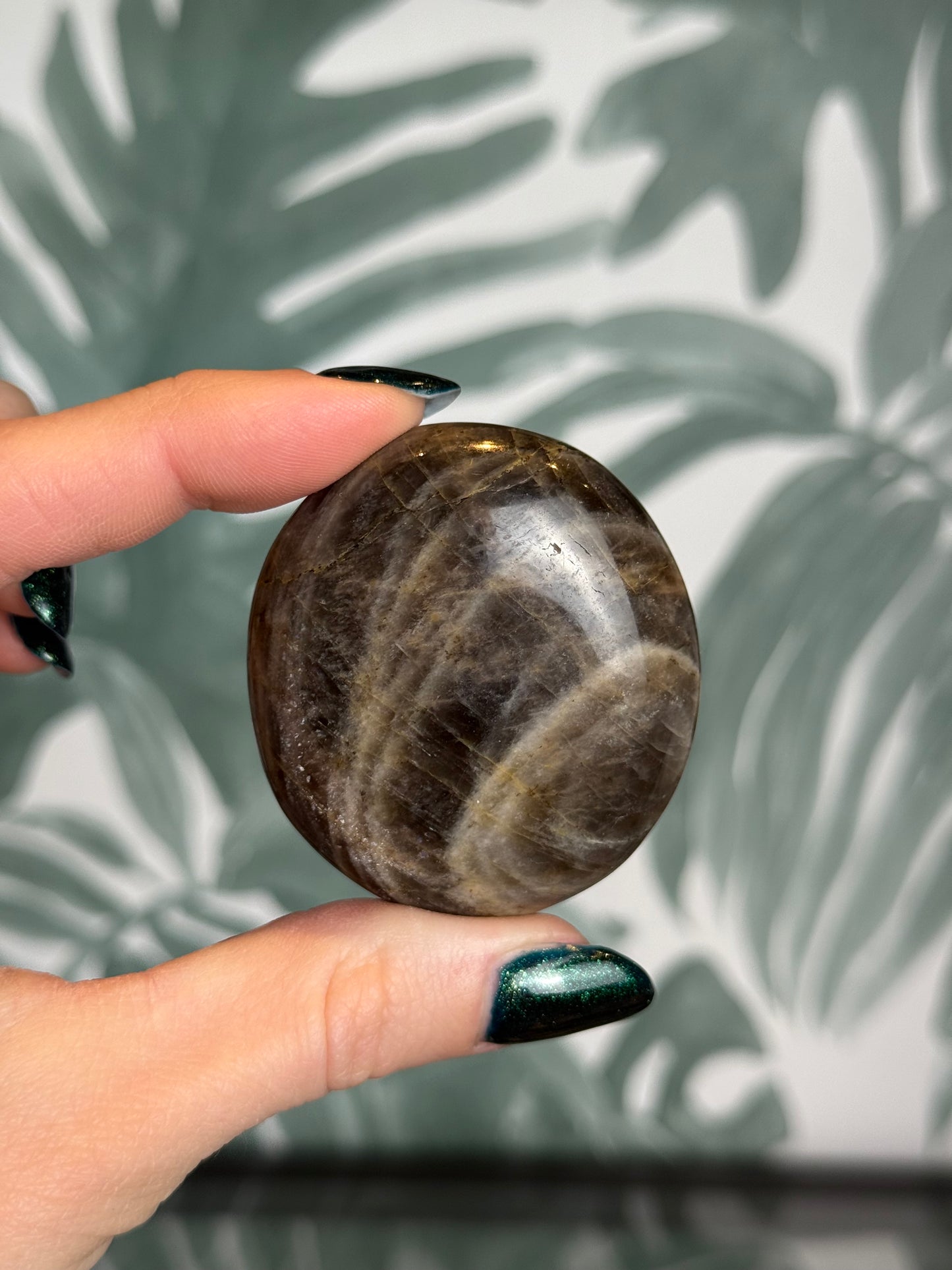 Zwarte maansteen handsteen -#no.161