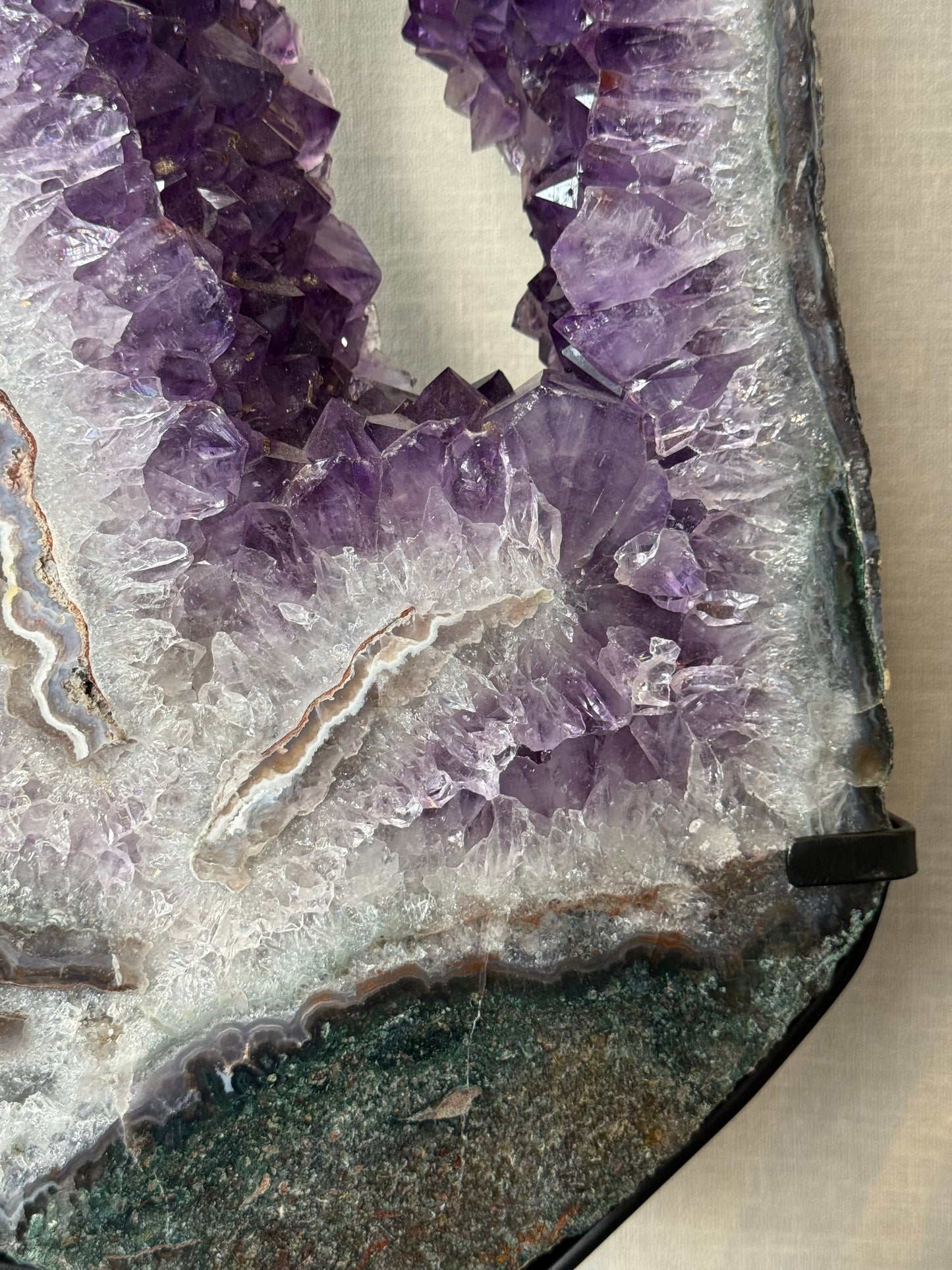 Amethist portaal op standaard