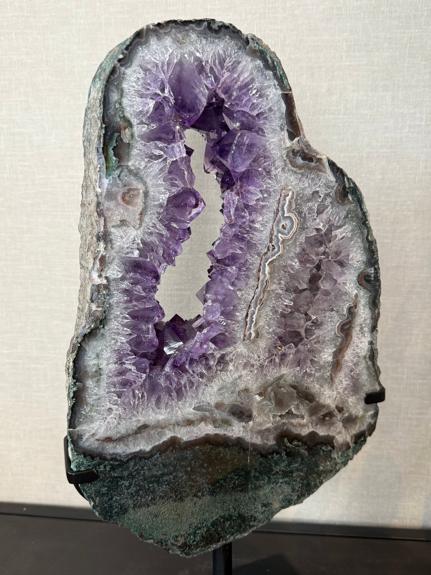 Amethist portaal op standaard