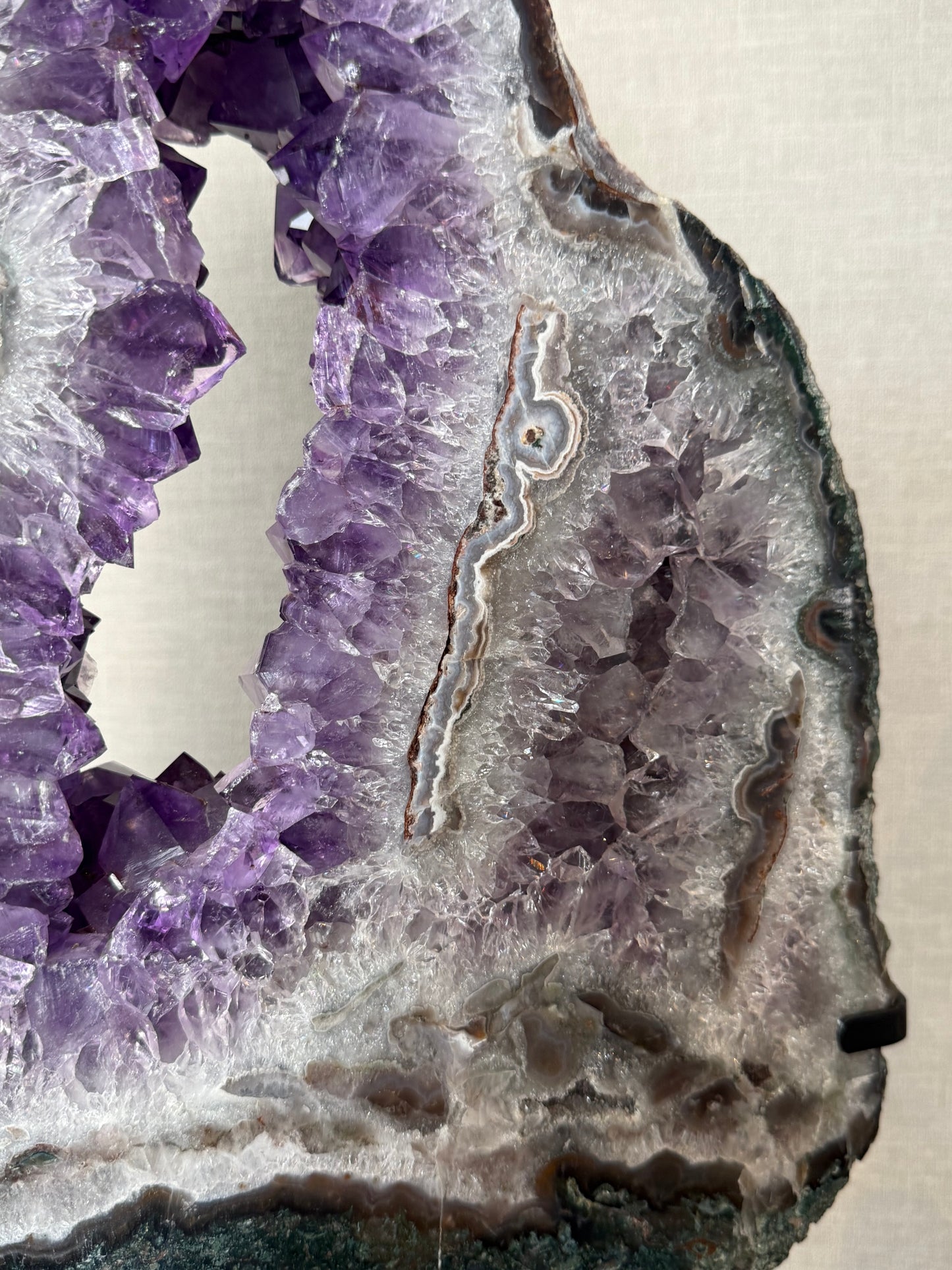 Amethist portaal op standaard