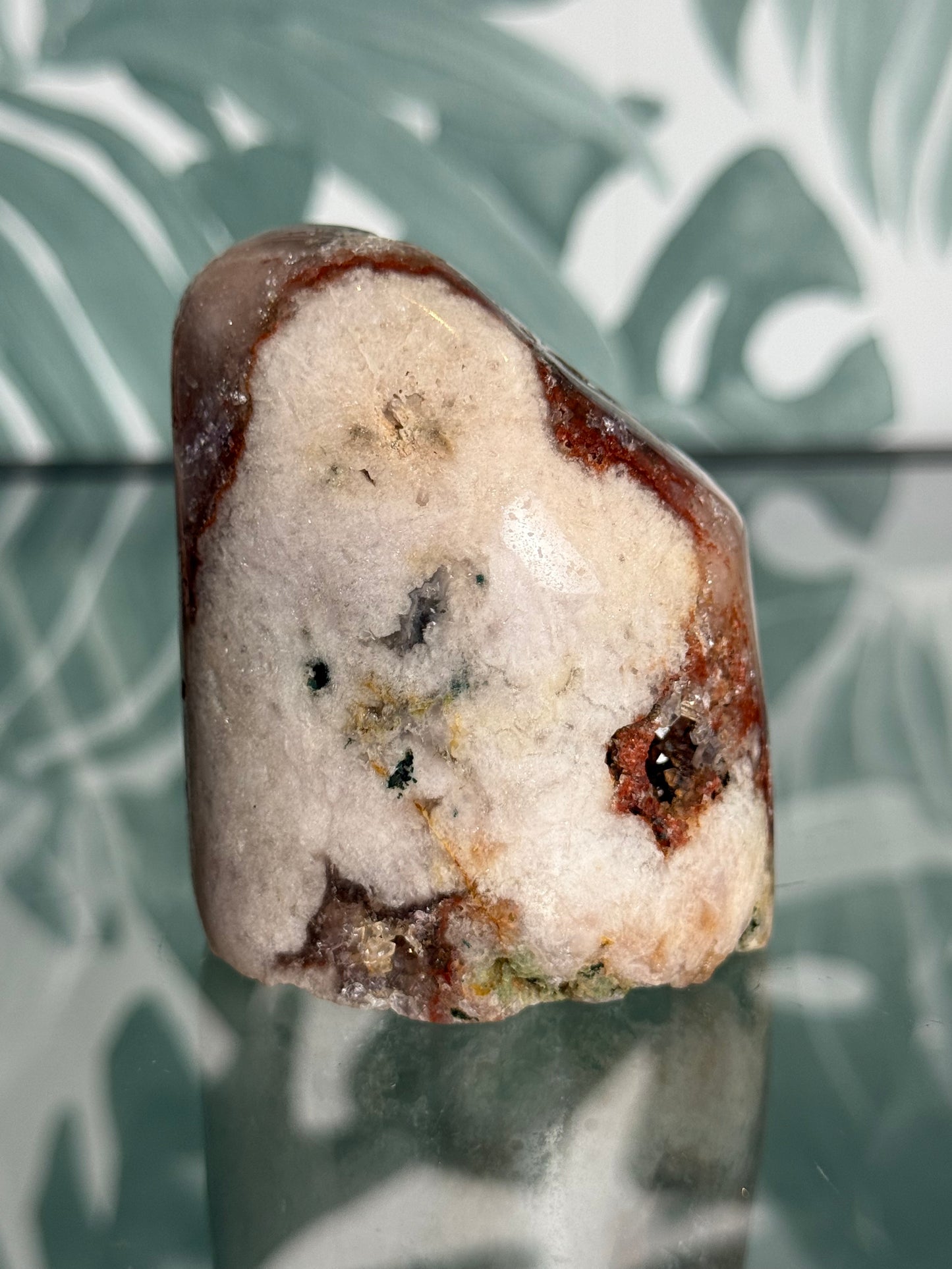 Roze amethist op standvlak