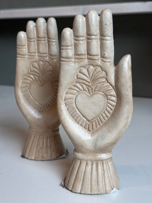 Hand met hart - bescherming & spiritualiteit