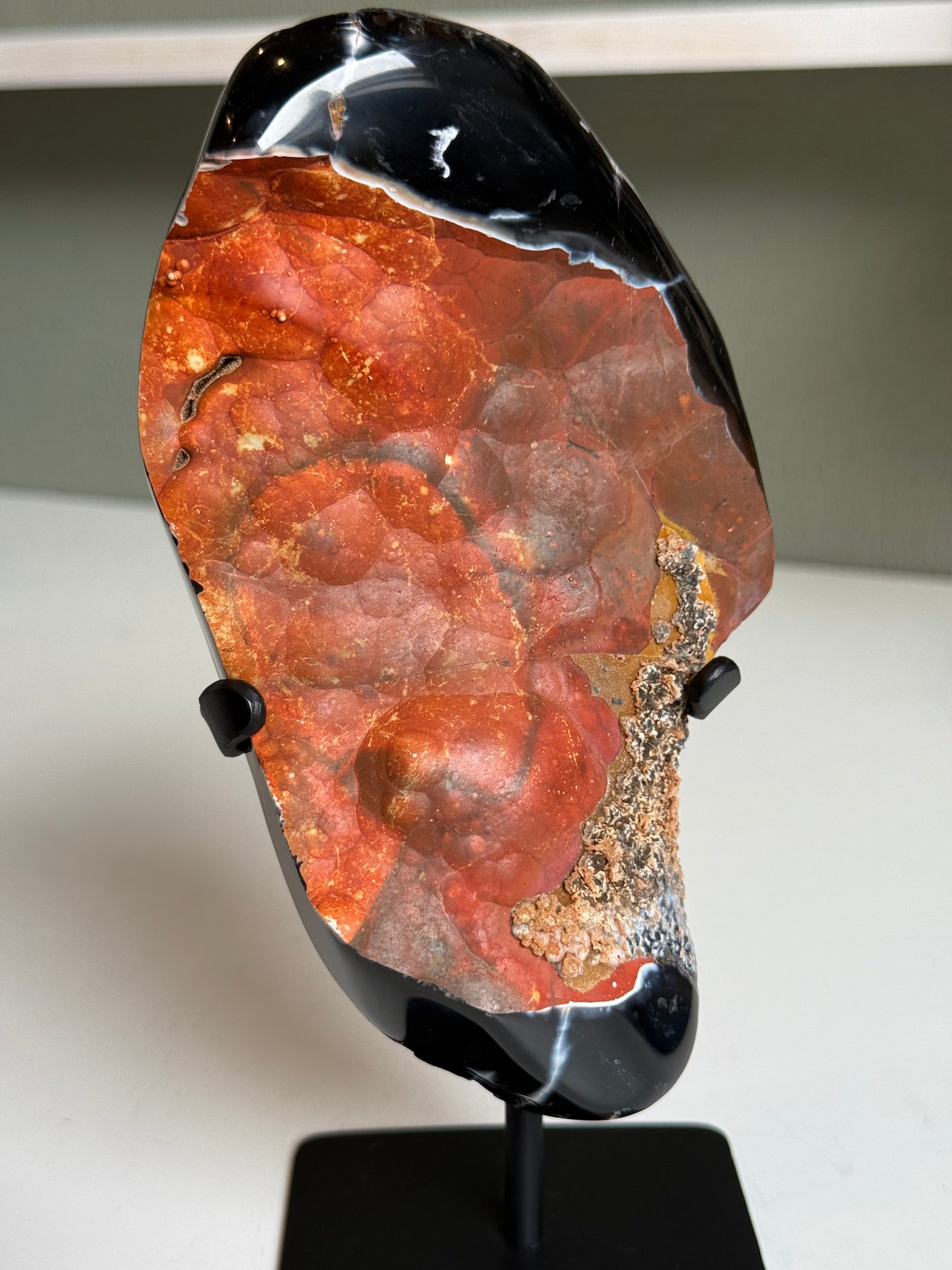 Agaat met rode chalcedoon op standaard #no.212 - kracht & stabiliteit