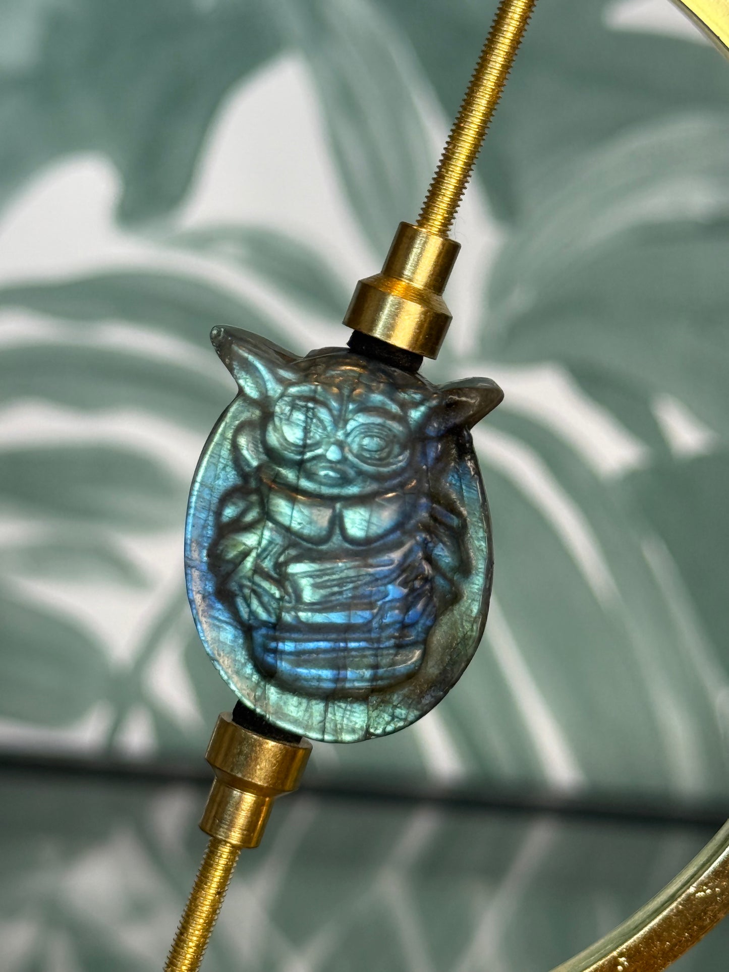 Labradoriet - yoda carving